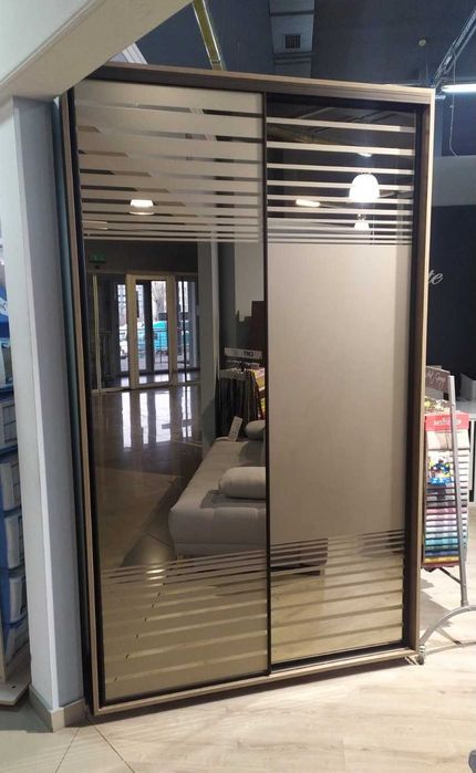 Шафи купе  із дзеркалами з художнім матуванням