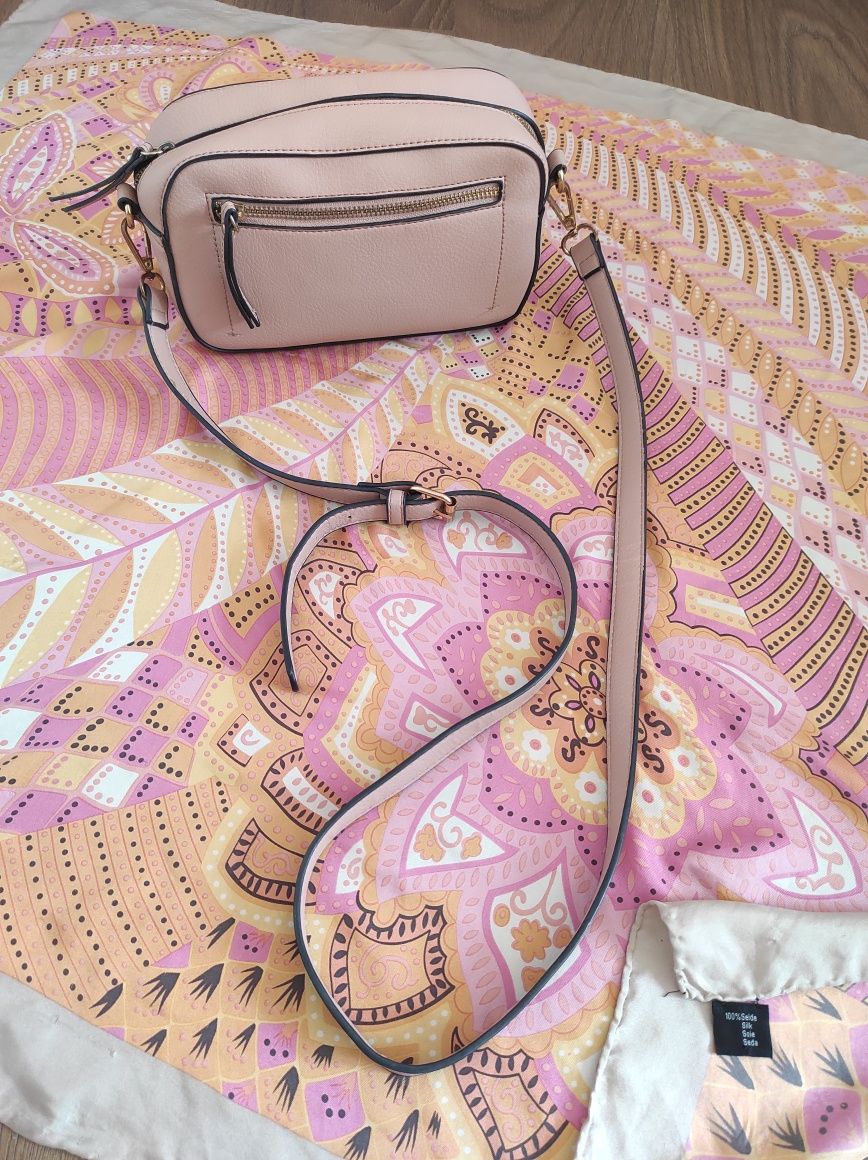 Torebka Jenny Fair crossbody pudrowy róż złote okucia plus jedwabna