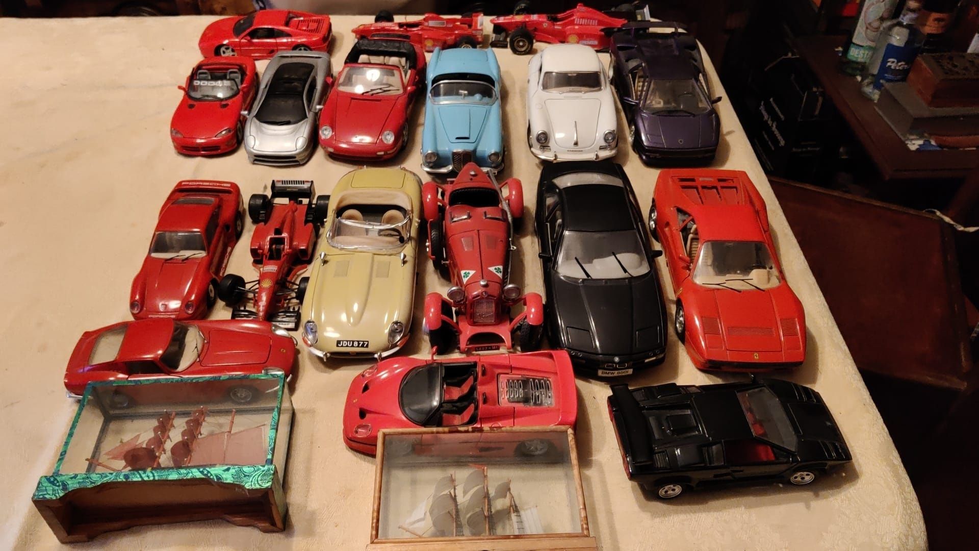 Carros miniatura de coleção