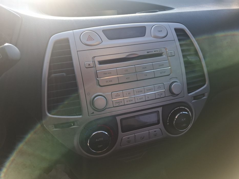 Hyundai i 20 клімат recaro