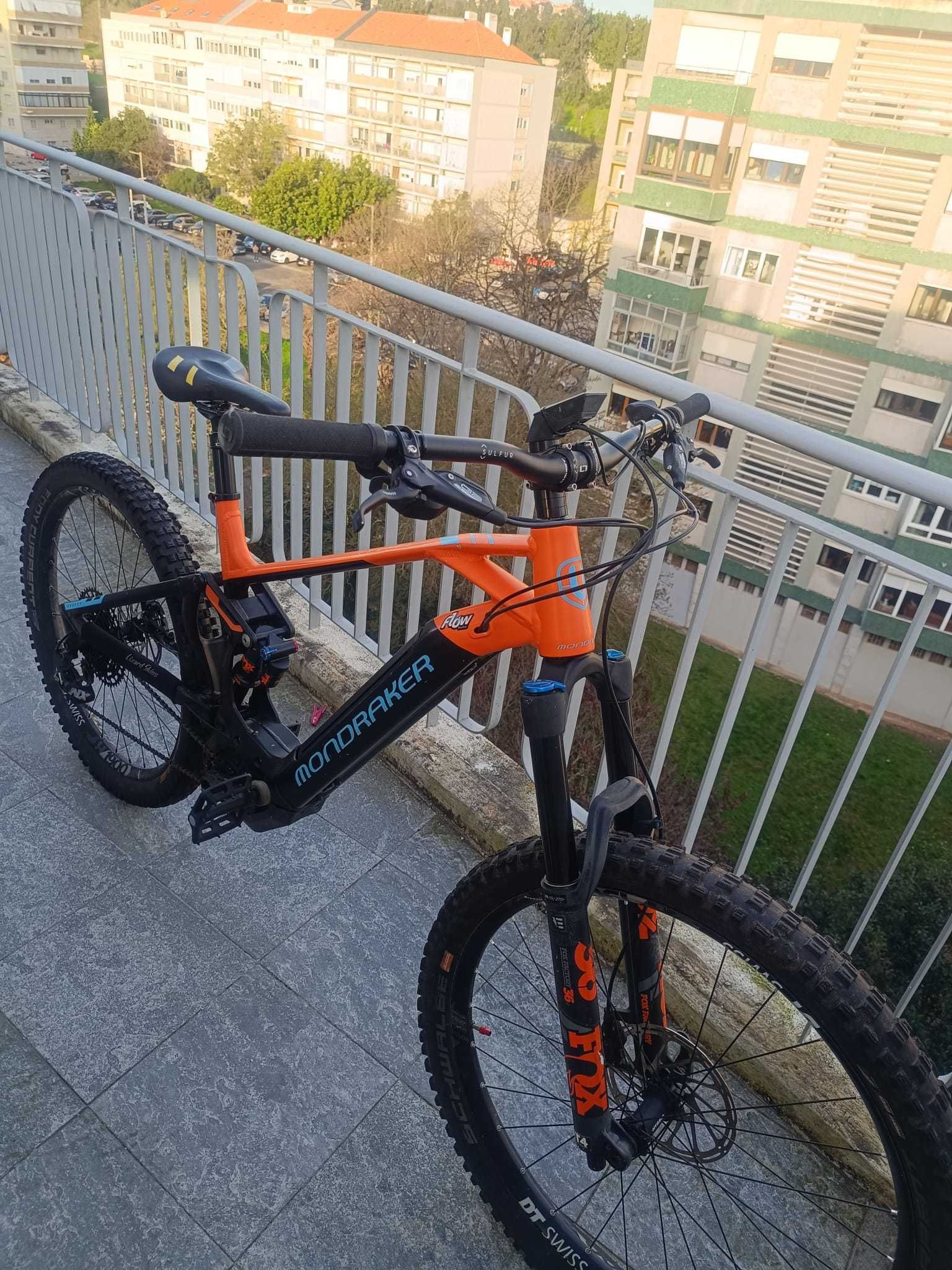 Bicicleta de marca Mondraker