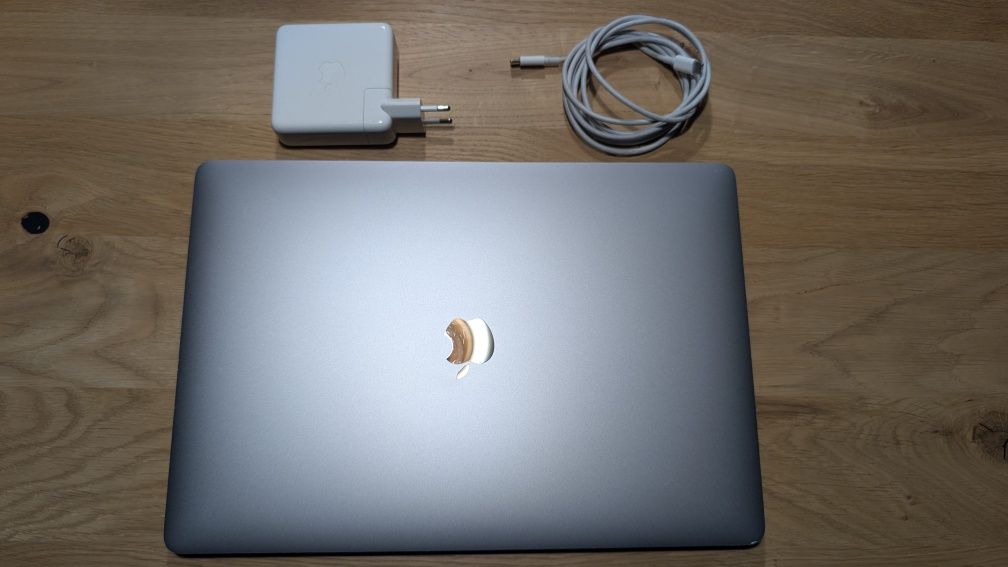 MacBook pro 16" A2141 EMC3347 i7/16/512