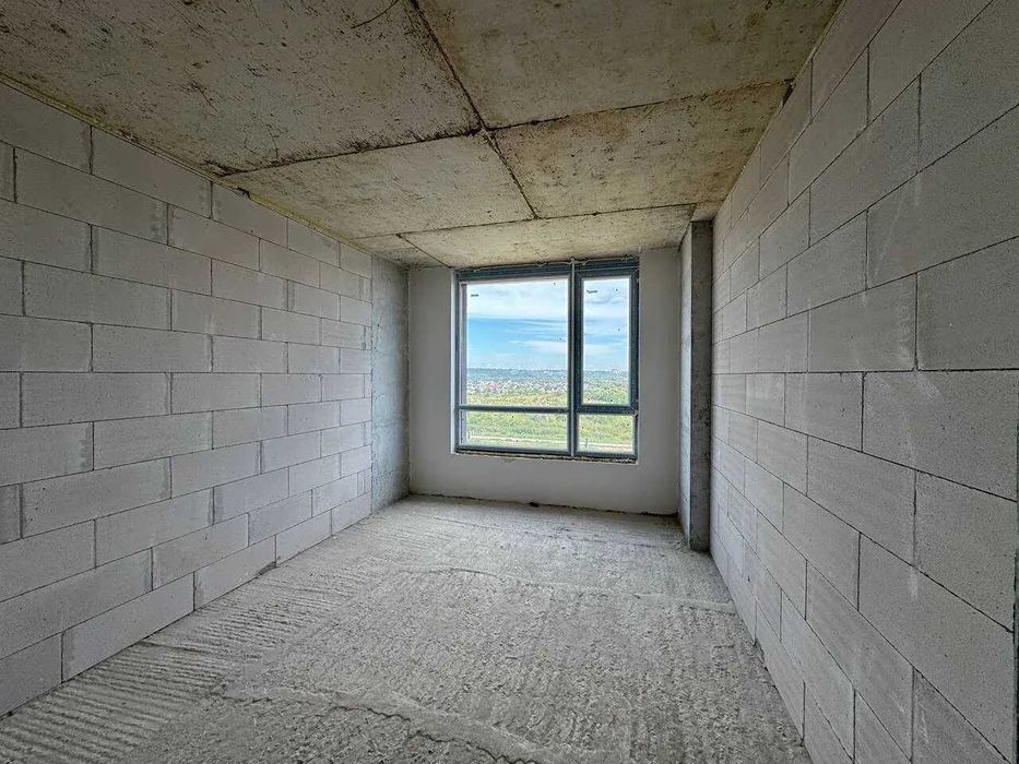 Терміново! Однокімнатна з панорамним видом!