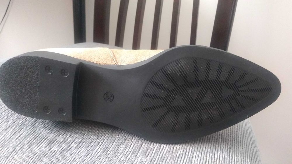 Nowe bezowe botki rozmiar 38