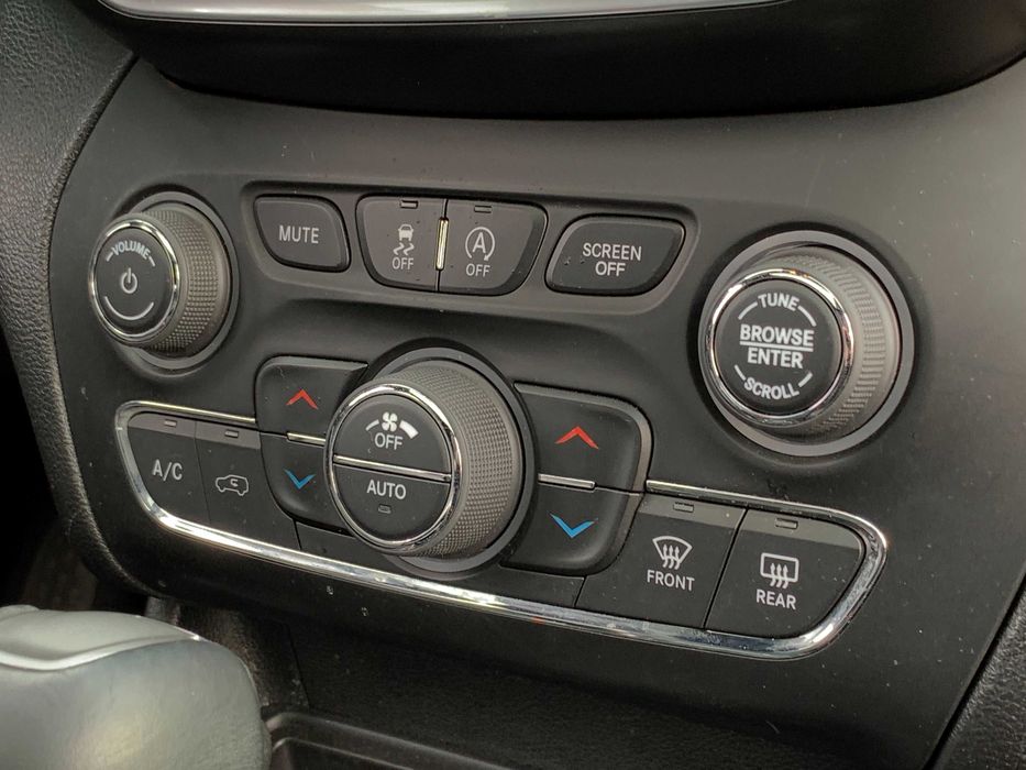 Jeep Cherokee 2021 3.2 бензин