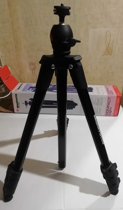 Штатив Manfrotto Compact Light (MKCOMPACTLT-BK) черный