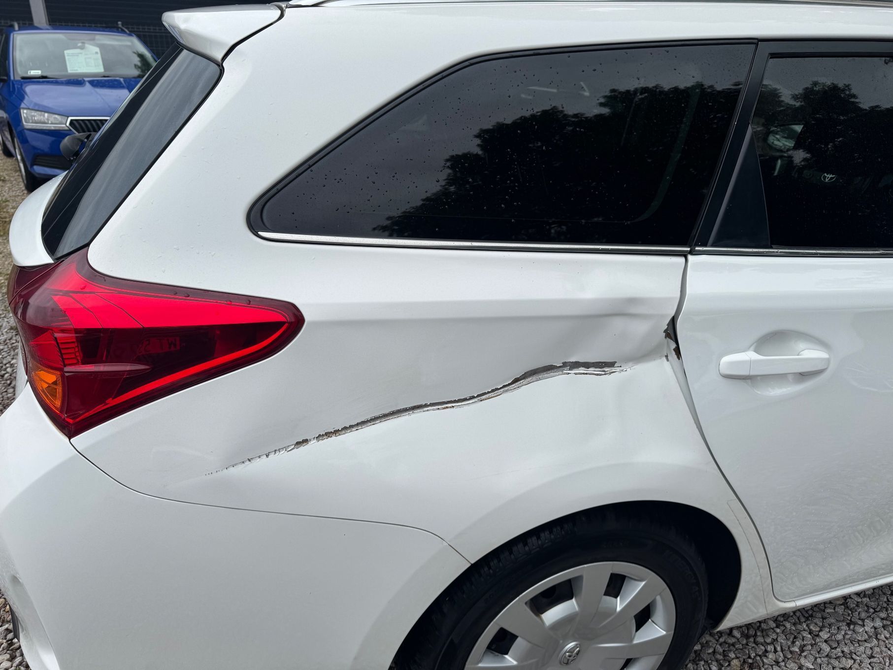 Toyota Auris 1.8 HSD 136KM Kamera Serwis