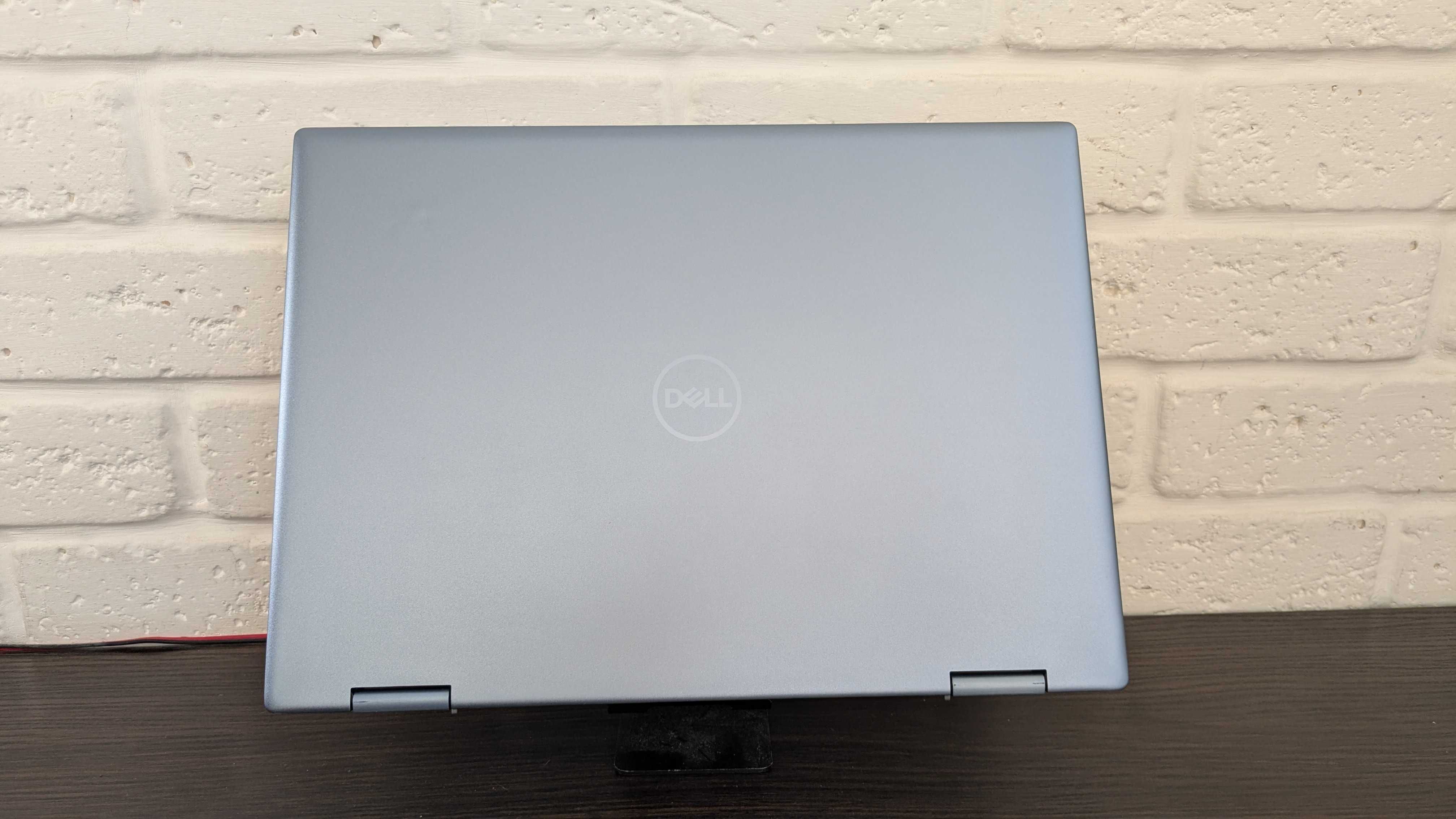 Dell Inspiron 14 7435 2in1 - 14" - Ryzen 5-7530U/8gb/256gb #