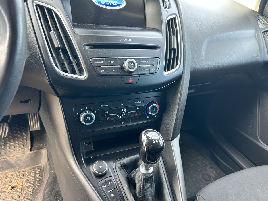 Ford focus 1.6 D 2017 rok 150 tys km