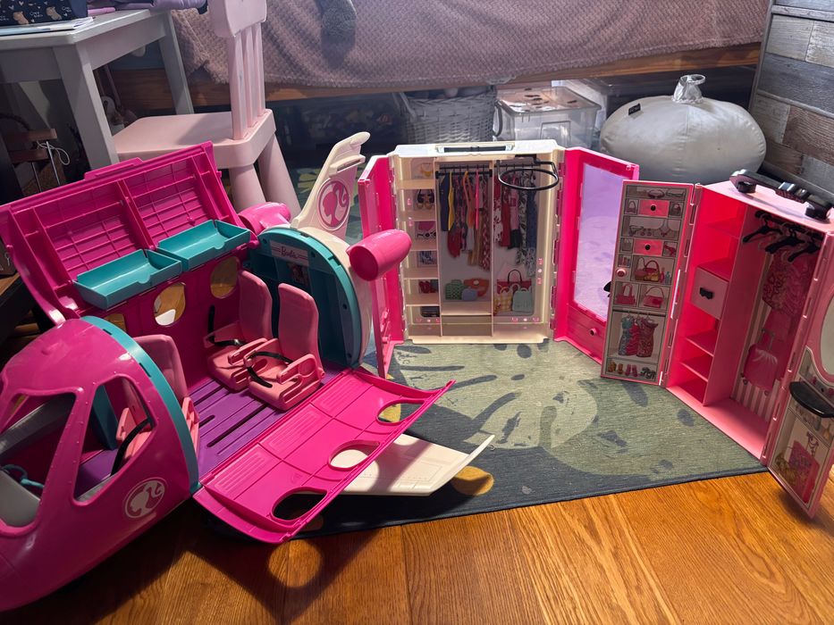Samolot, szafy barbie