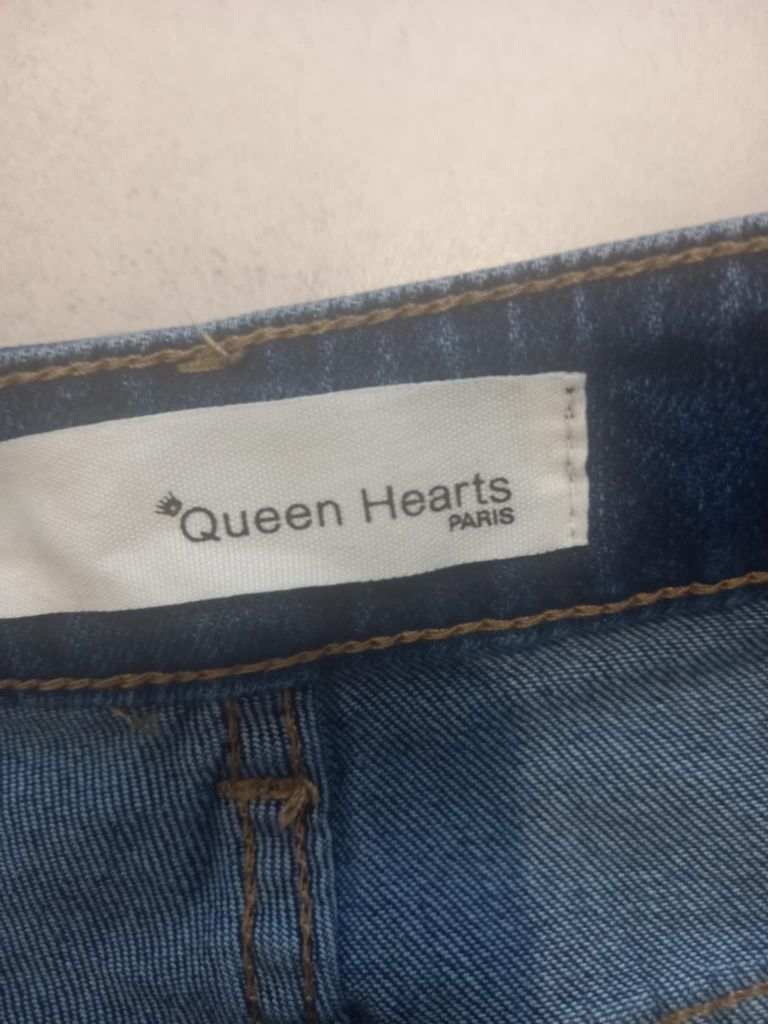 Spodnie jeansy damskie dzwony Queen Hearts rozmiar S