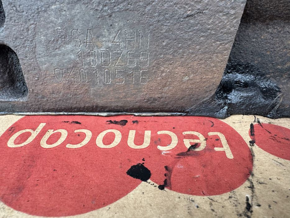 Блок циліндрів двигун низ (пеньок) піддон Citroen Peugeot 2.2 HDi 4HN