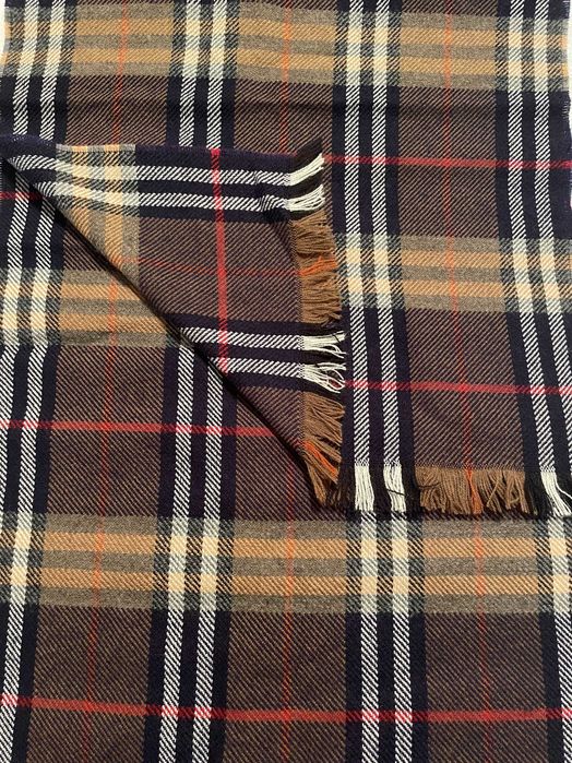 Elegancki duży szal w klasyczną szkocką kratę Unisex