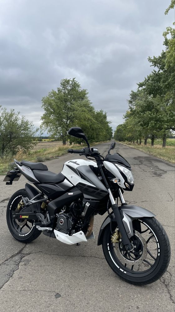 Мотоцикл Bajaj Pulsar NS200
