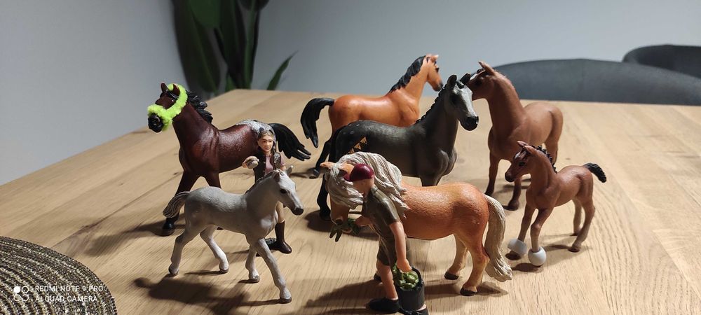 Shleich konie fugurki