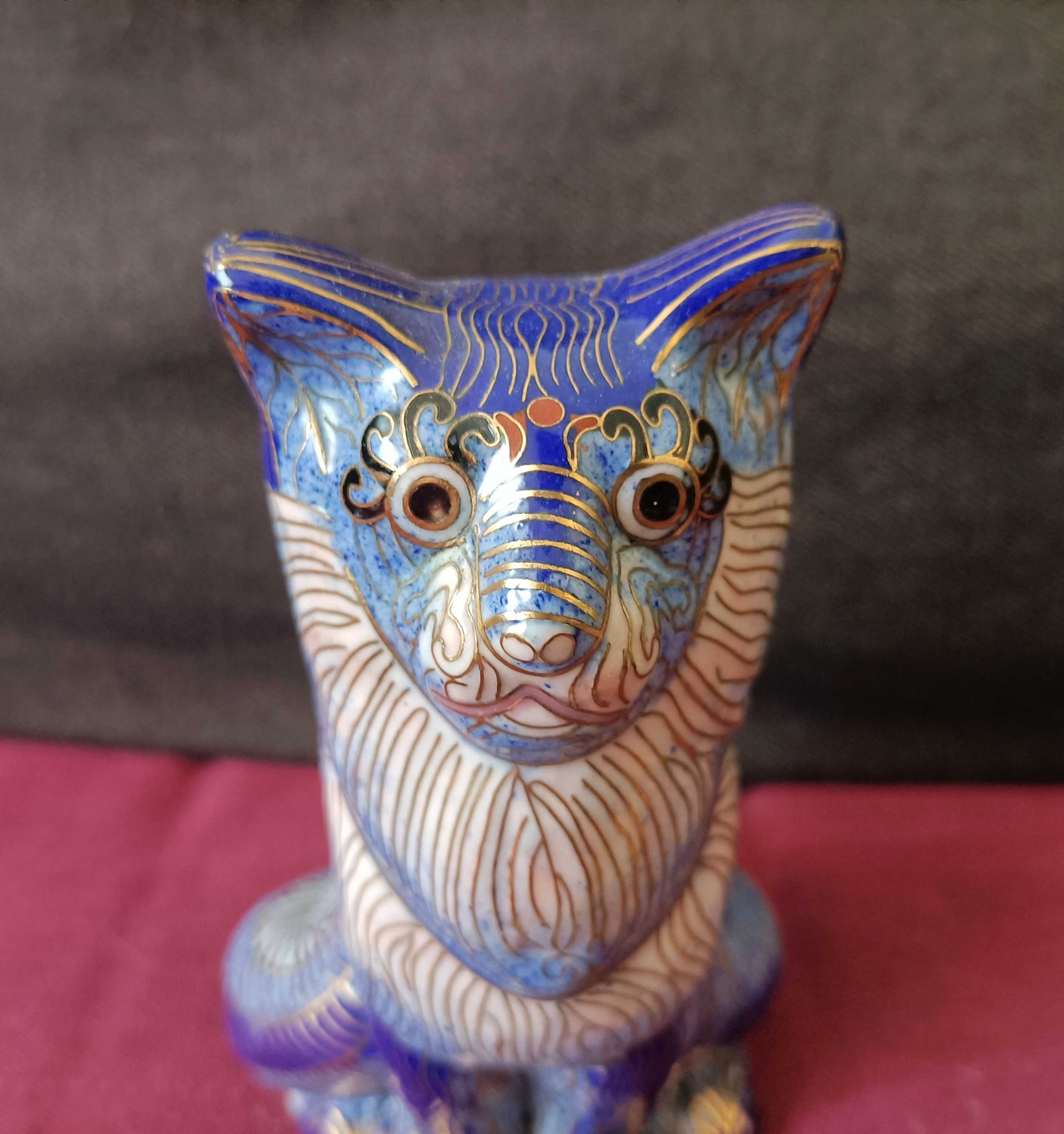 Gato em cloisonné chinês