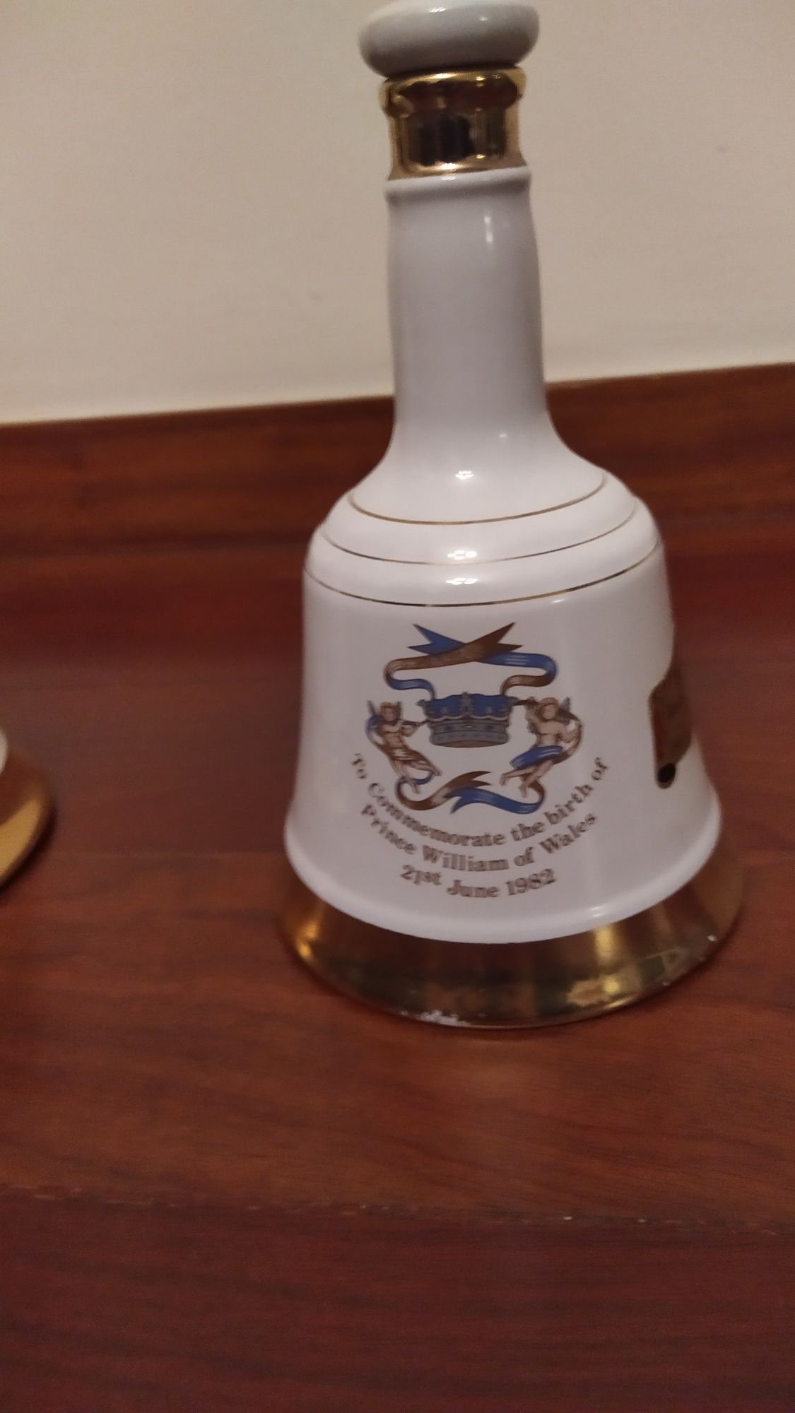 Garrafas de coleção de casamento de Diana e nascimento de William