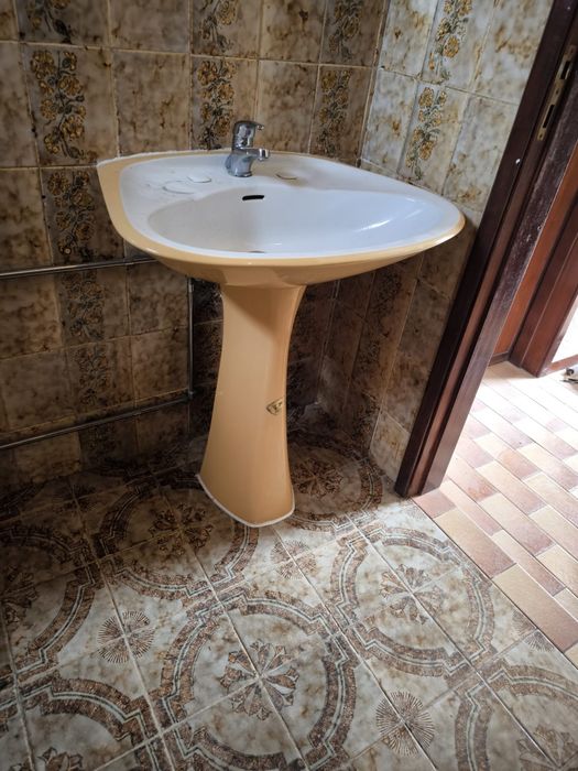 Lavatório, bidé e santia