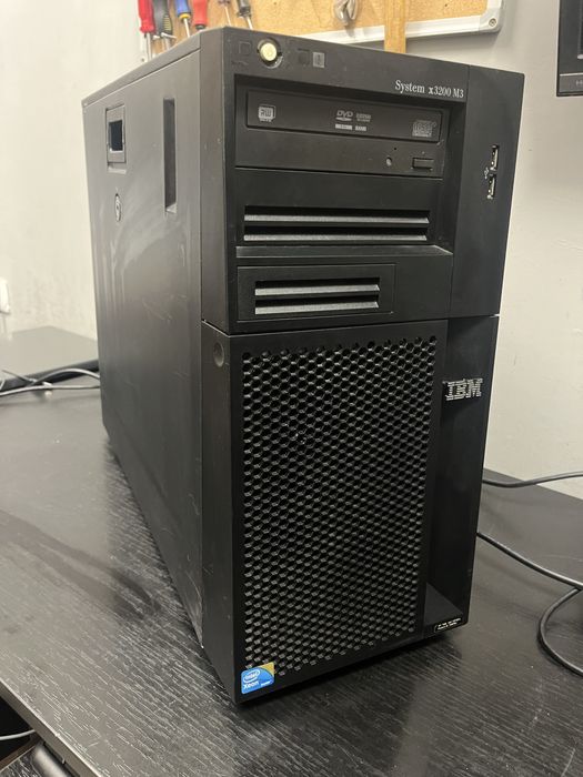 Сервер IBM x3200 m3 7328, xeon 3400, 10gb памяті, добре працює