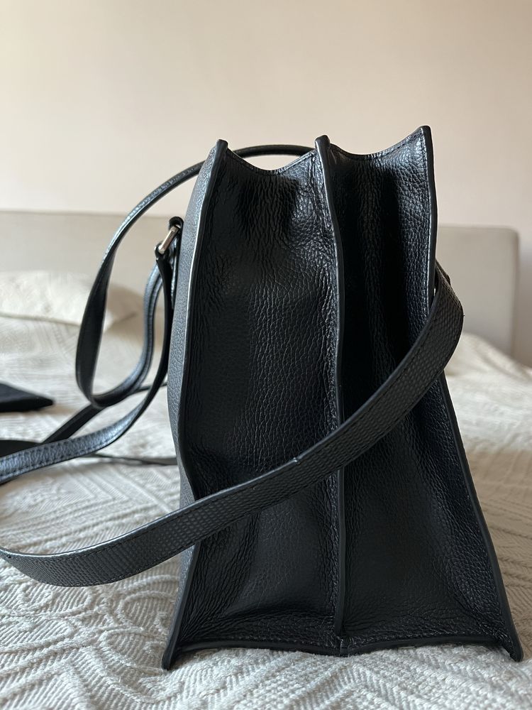 Czarna torebka shopper DKNY skóra