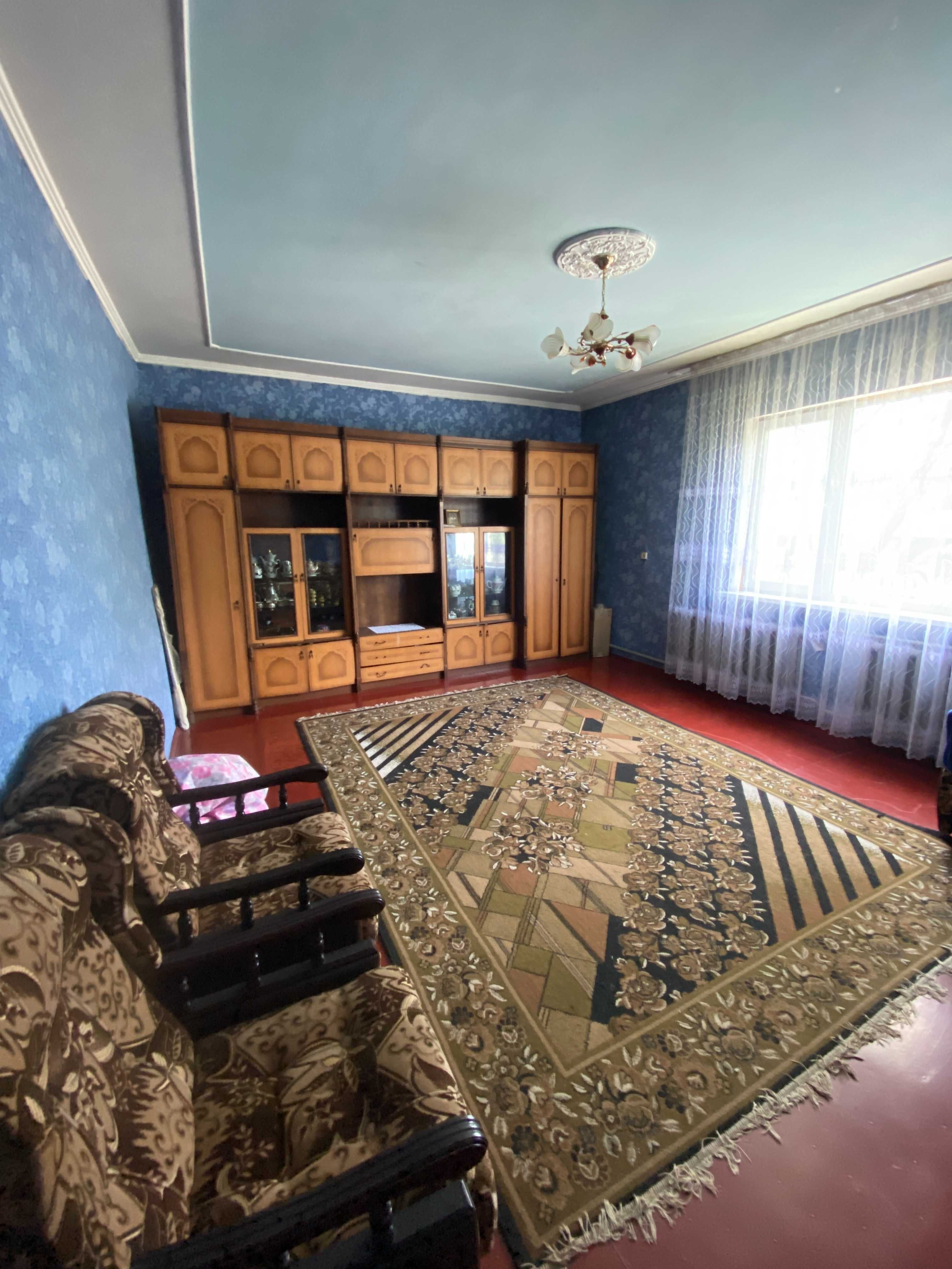 Будинок із великою ділянкою в с. Киїнка