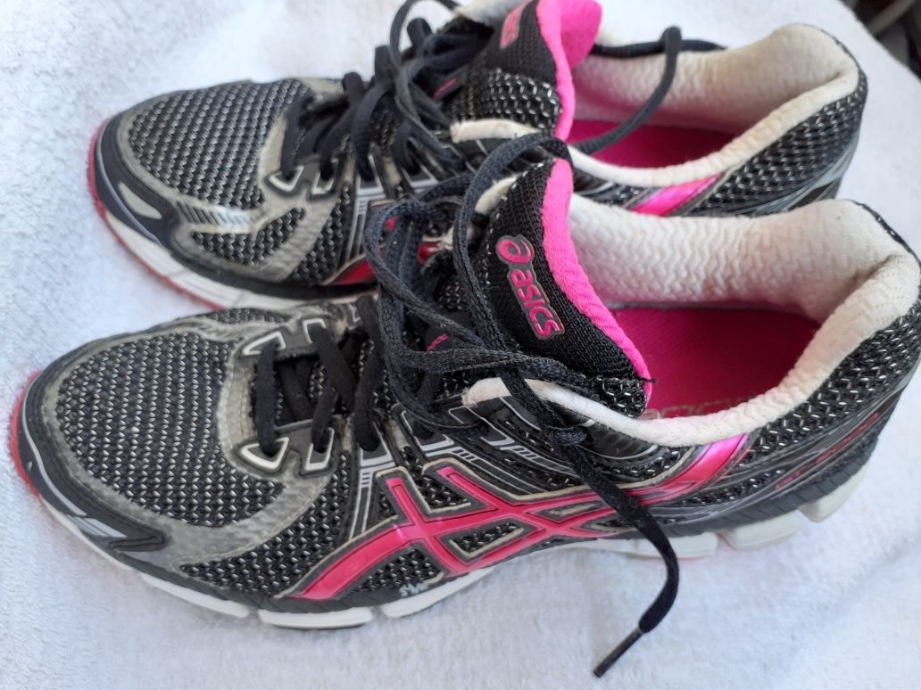 Кросівки жіночі 40 розмір 26см Кроссовки Asics New balance спортивные