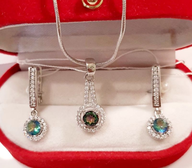 Срібна підвіска з топазом