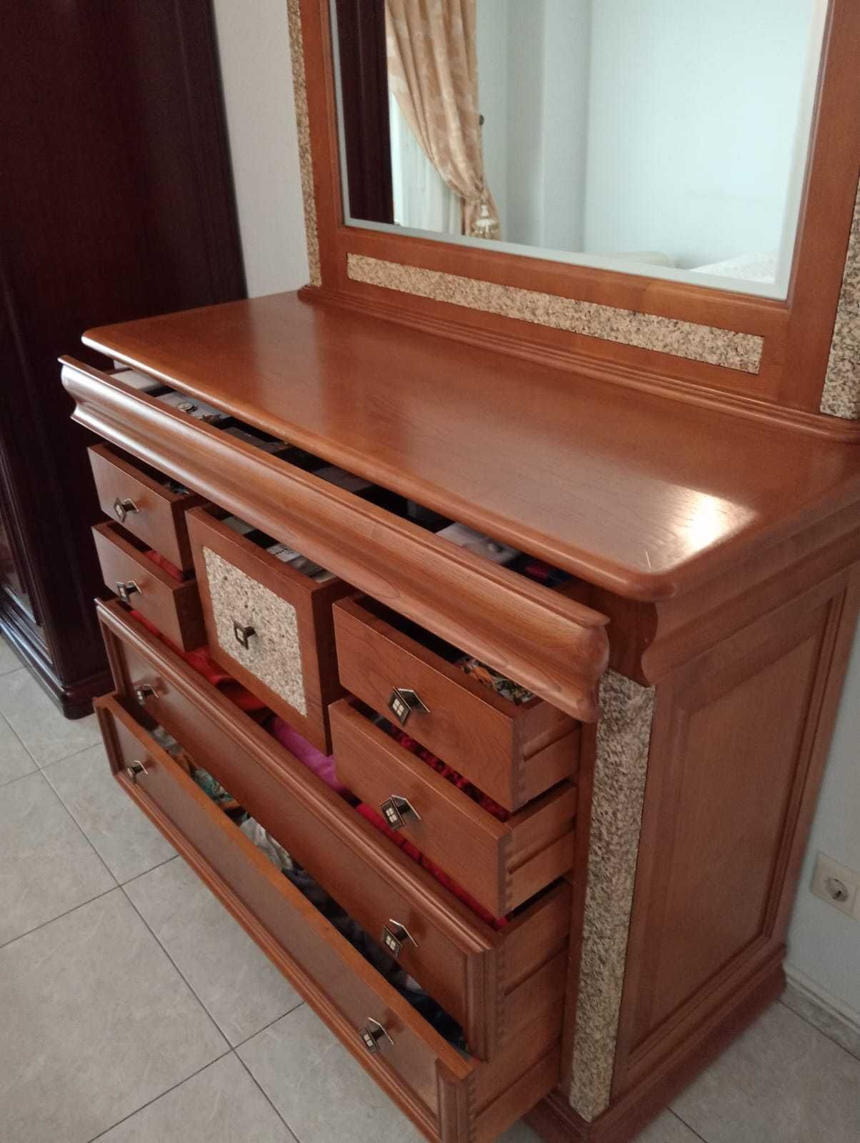 Mobília de quarto de madeira maciça