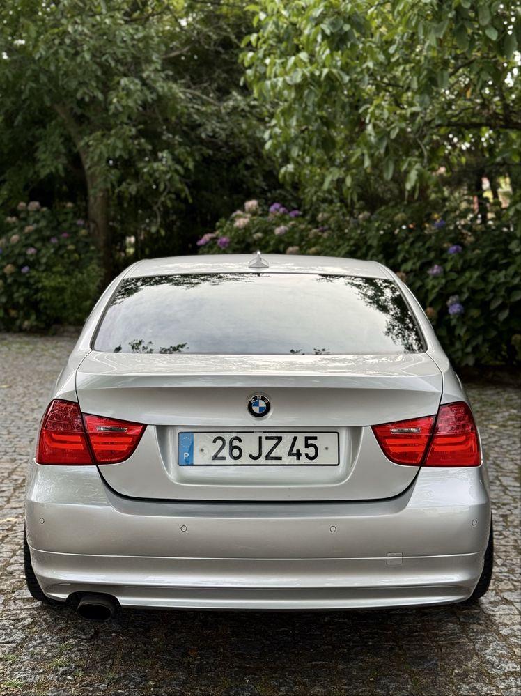 BMW - 318d - LCI