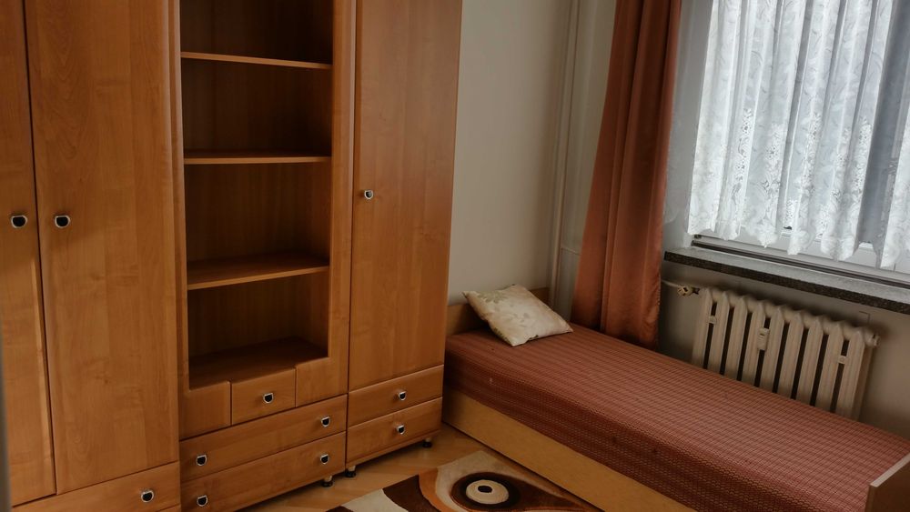 Nieprzechodni, słoneczny pokój na górnym Czechowie