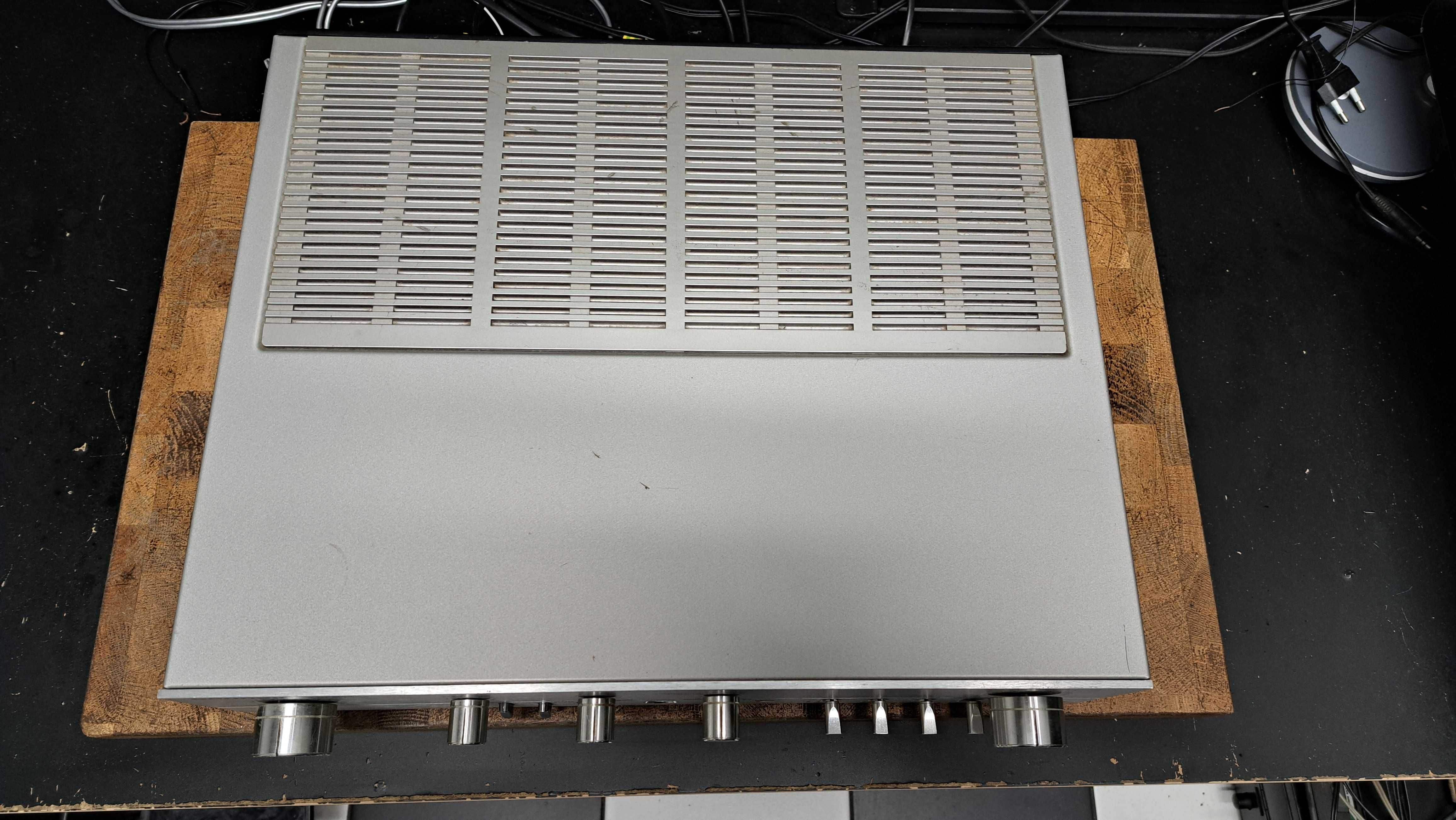 Wzmacniacz Grundig V 2000