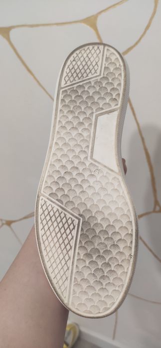 Черевики кеди балетки туфлі лофери перфорація екошкіра жовті