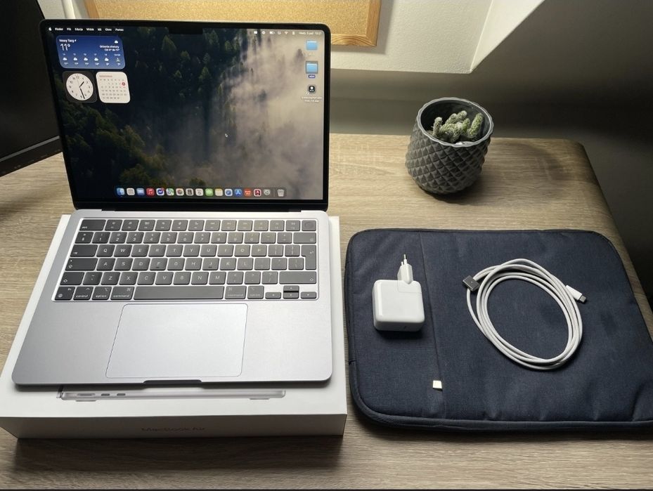 Macbook Air M2 2022 Space Gray 100% Baterii 20 cykli Jak Nowy! + Torba