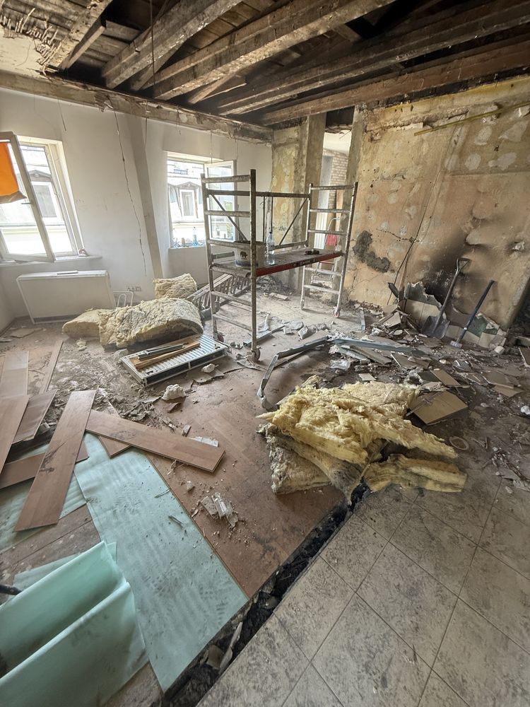 Ręczne wyburzenia • Kucie betonu i posadzek • Powiększanie otworów