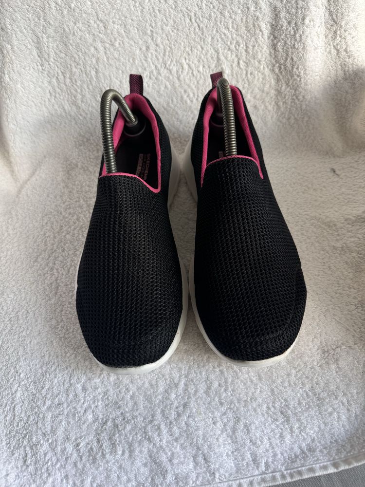 Слипоны мокасины skechers 40p черные