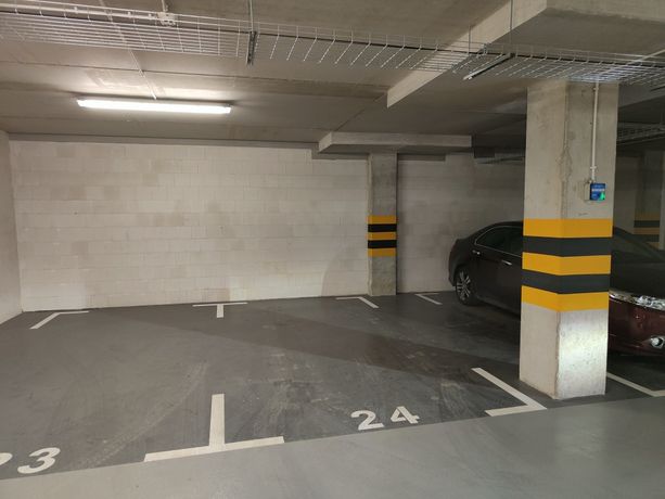 Miejsce parkingowe w garażu podziemnym,Dmowskiego,Kępa Mieszczańska