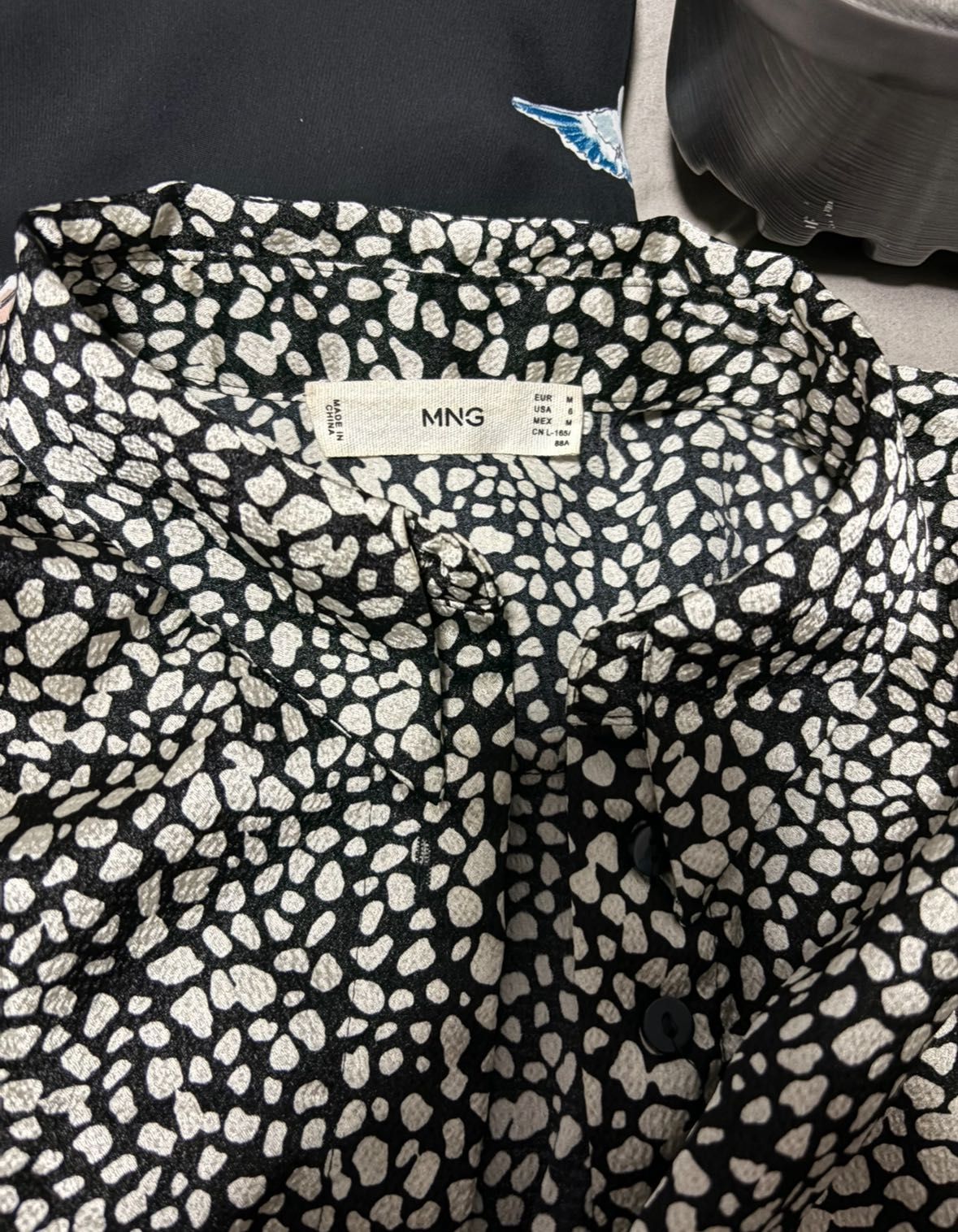 White and black elegant shirt Mango size M