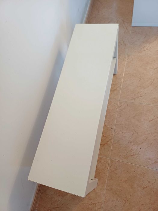 Pequeno aparador para TV