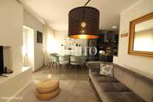 Apartamento T3 com Entrada Independente e Logradouro – Arcozelo, Barce