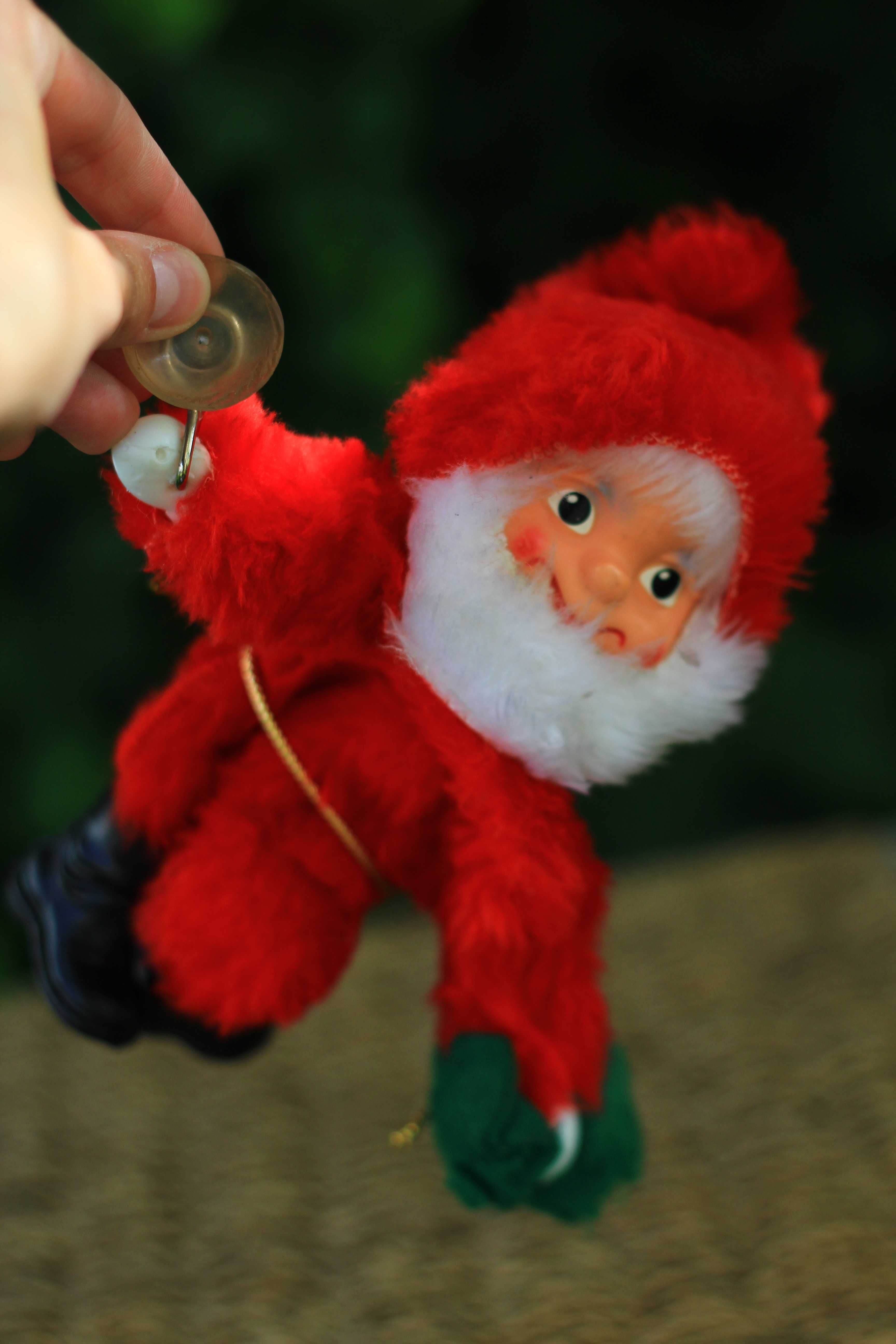 Zabawka Mikołaj do przyklejenia na szybę