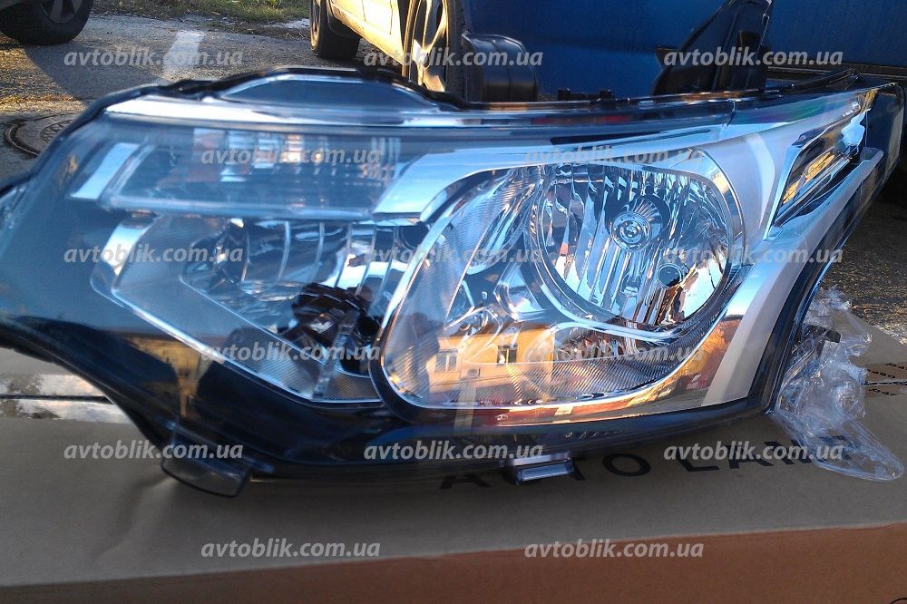 Передняя фара Mitsubishi L200, ASX, Colt, Outlander, Lancer, Pajero