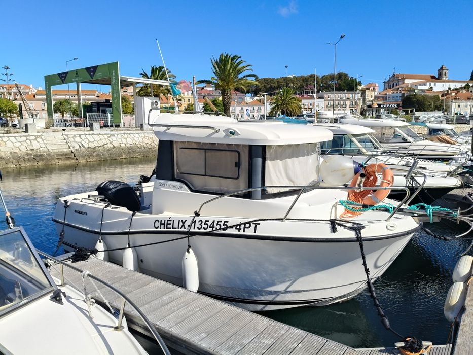 Vende se barco quicksilver 555 pilothouse, com mercury 115 de 2016