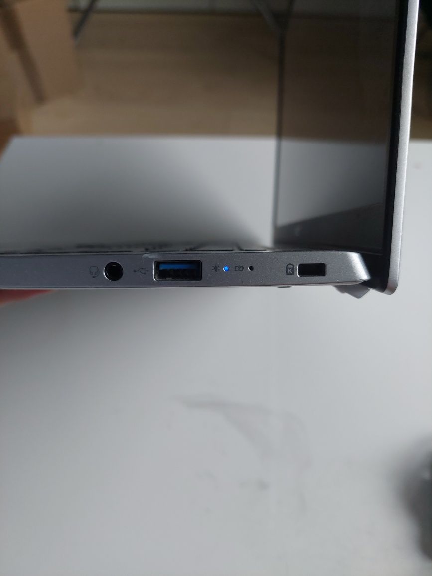 Laptop ACER Swift 1 4/120 GB SSD ekran full hd net note book