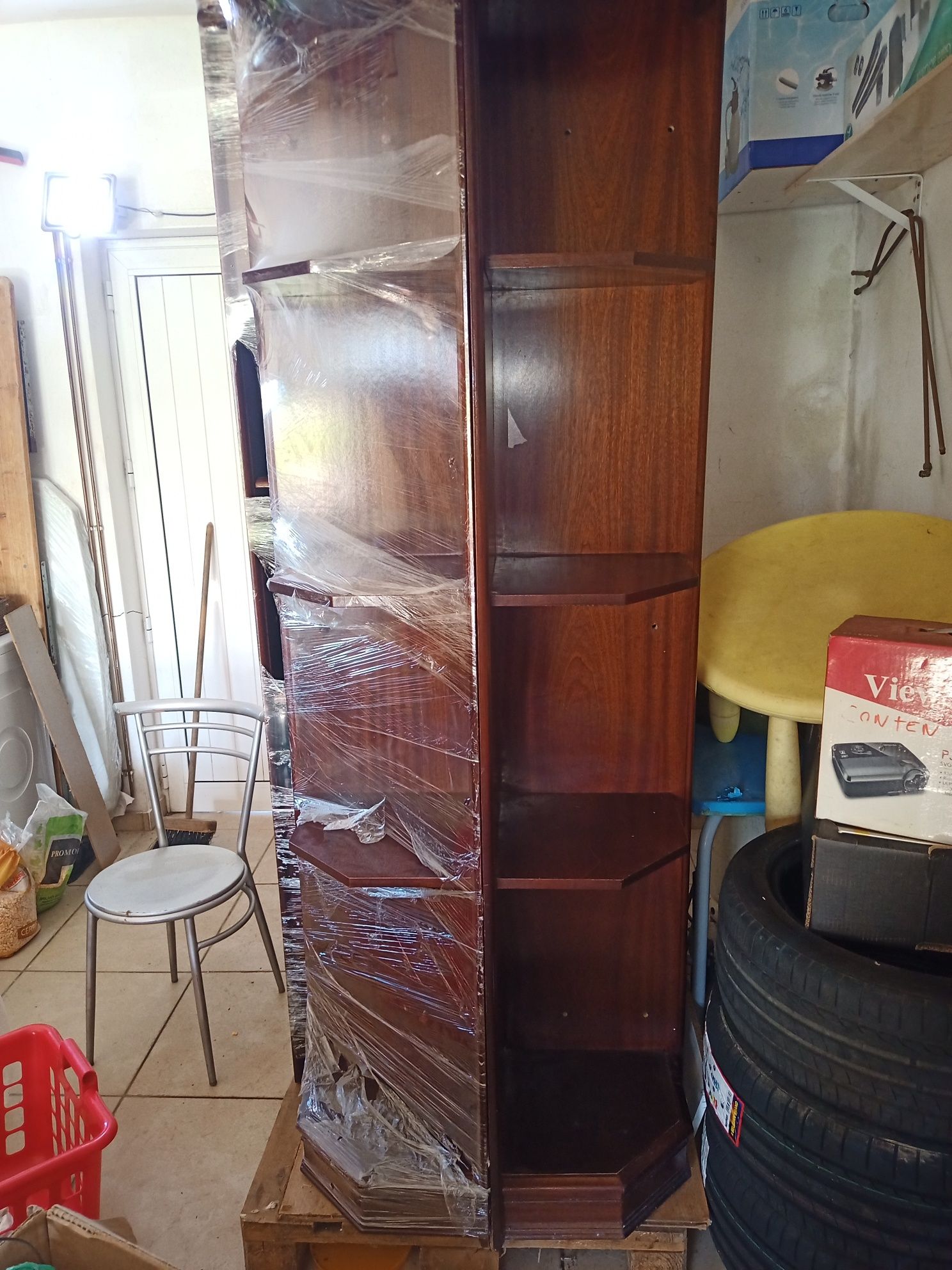 Móvel de sala com cantos