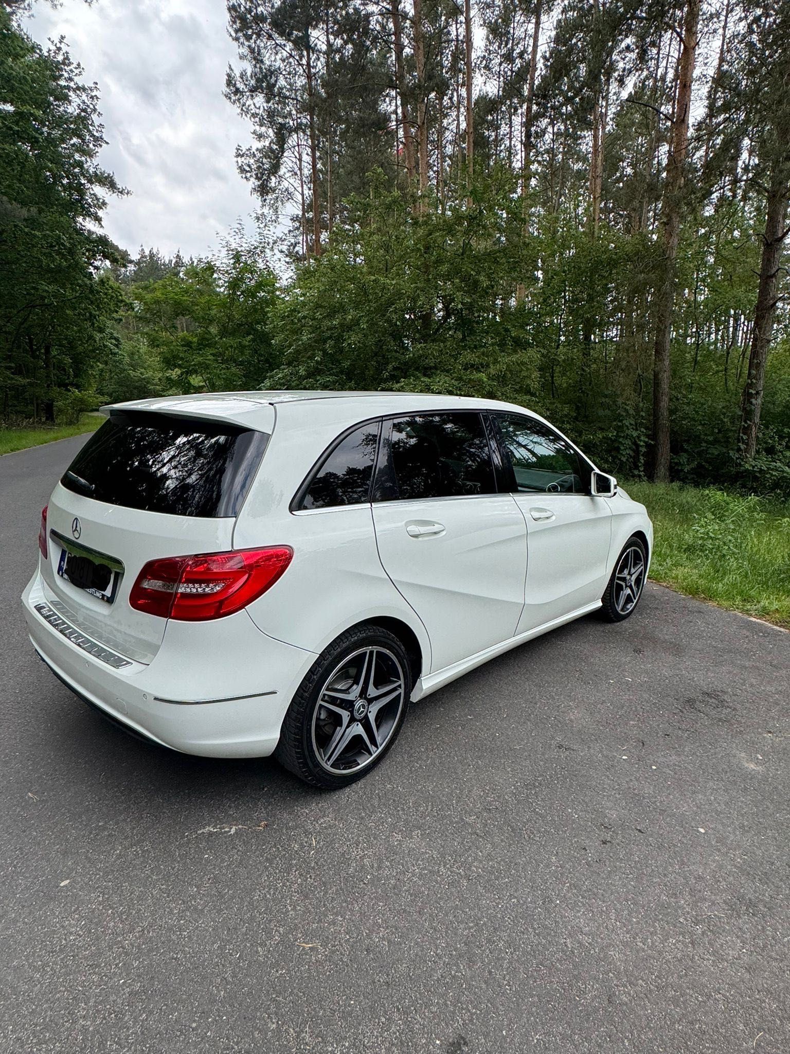 Mercedes Benz B180