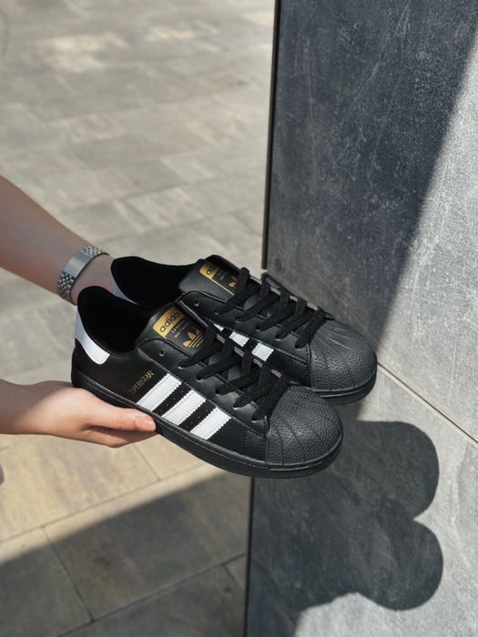 ADIDAS superstar black