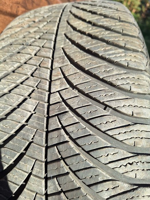 Komplet opon wielosezonowych Goodyear Vector 4 Seasons 205/55R16 91 V