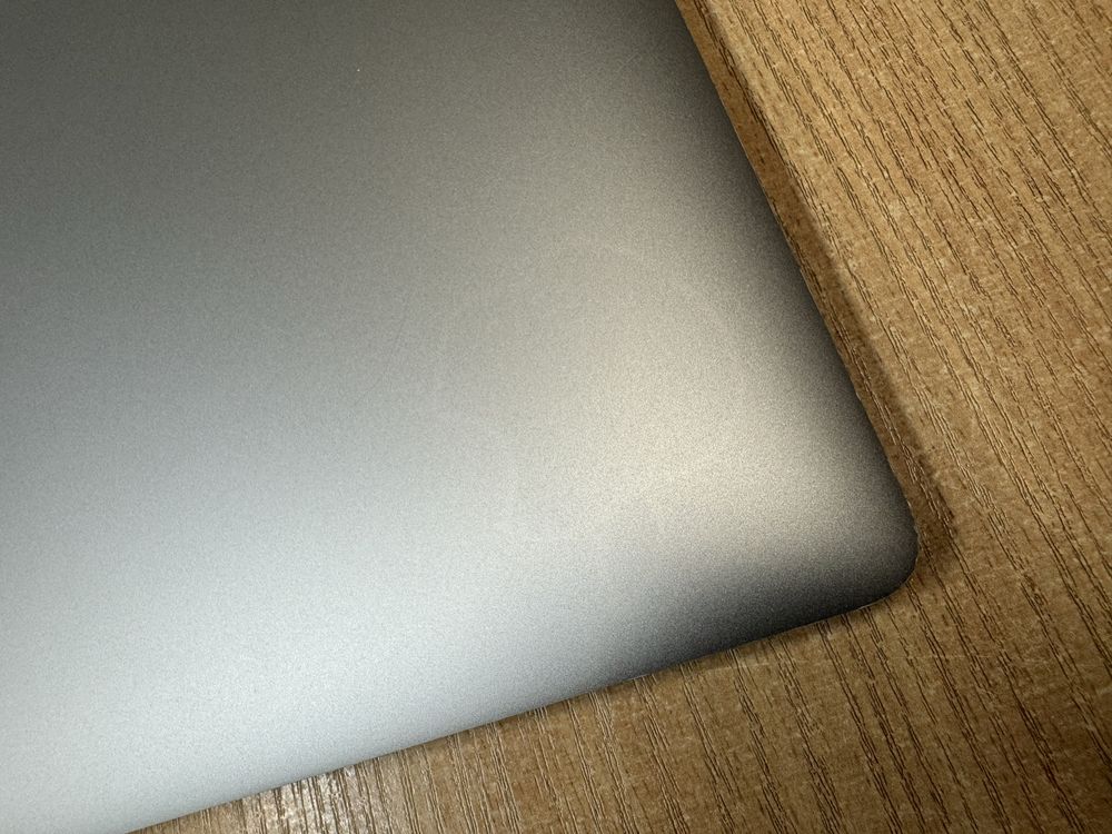 Laptop MacBook Pro 15 i7-8850H/16GB/512GB A1990 Space Gray 2018 FV