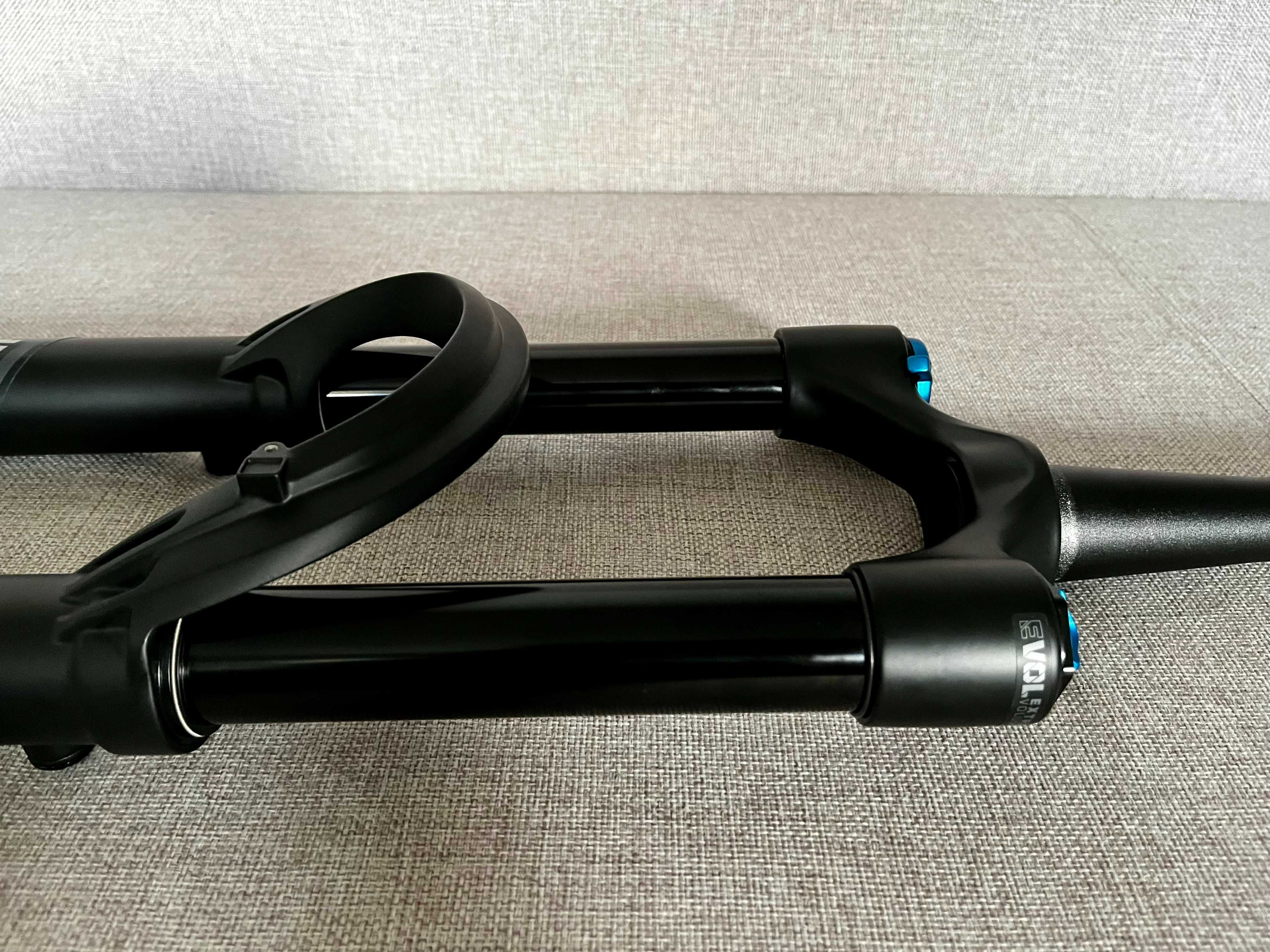 NOWY Amortyzator 2023 Fox 36 Float E Optimized Performance Grip 29 160