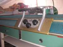Maquina de tricotar Orion. Com movel. Vintage.